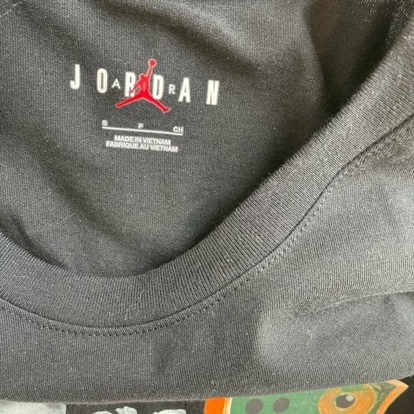 Jordan Black Shirt w/Graphics - Picture 5 of 5